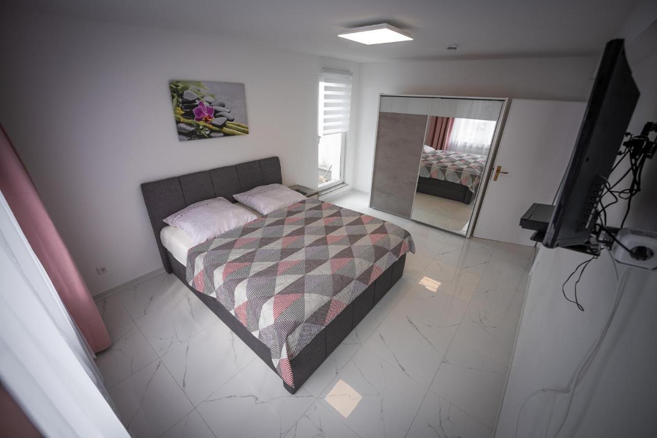 Wunderschoene Ferienwohnung In Solingen-Mitte Luaran gambar